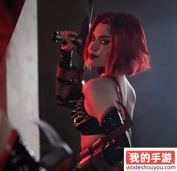 俄罗斯美女Cosplay《巫师3》中的特莉丝：性感且服装高度还原(图15)