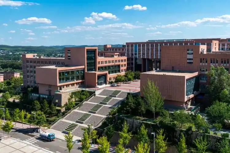 辽宁公办本科最低分多少？历史 / 物理组 10 所院校录取线参考