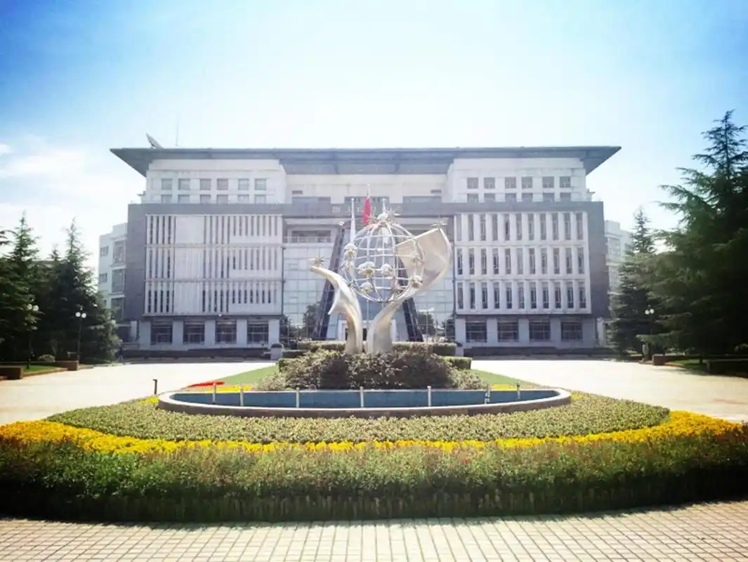 2025 上海公办本科最低录取分数线出炉：这 10 所院校分数最低