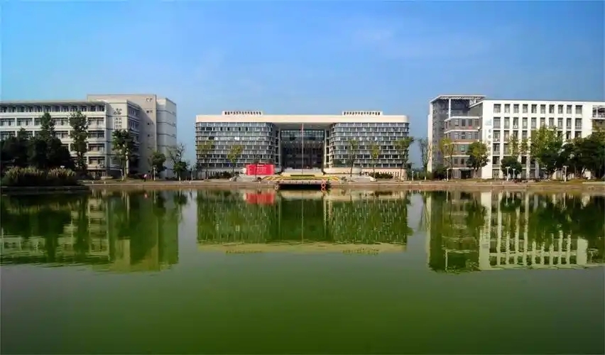 杭州分数最低的一本大学:2026多少分可以上?(图3) 杭州分数最低的一本大学:2026多少分可以上?(图3)