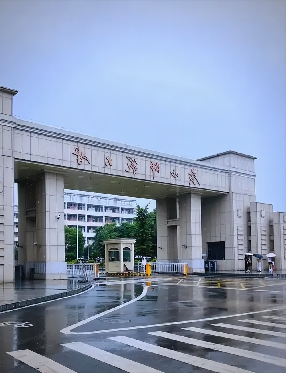 2026 广西高考 398 分能上哪些本科大学？附历史类 / 物理类录取名单