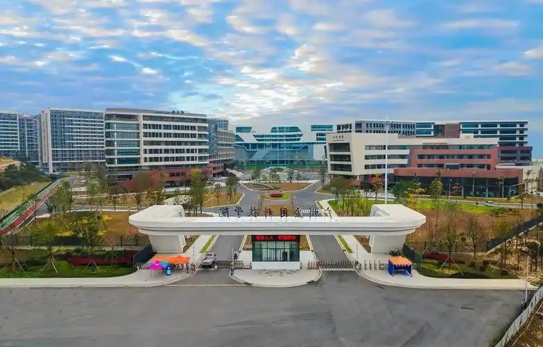 2026 广东高考 380 分本科大学推荐 含录取位次及招生人数