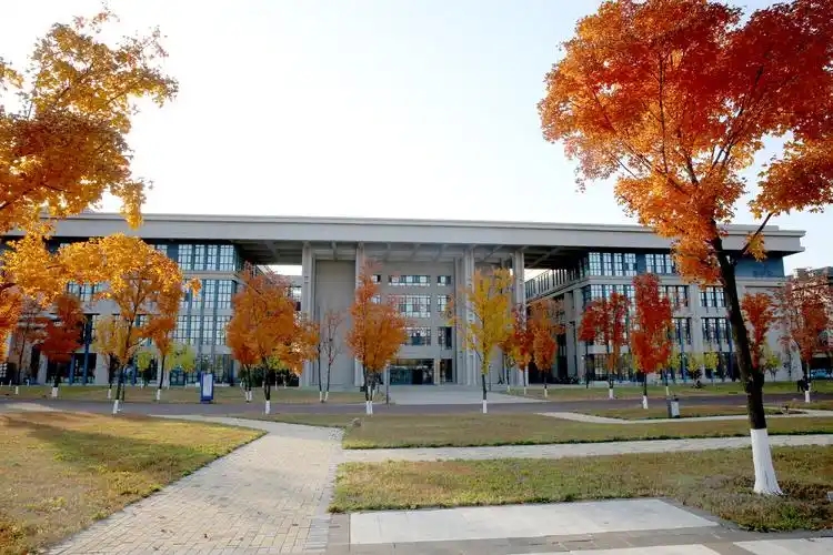 吉林21所公办专科全解析!2026物理类考生必看分数与位次