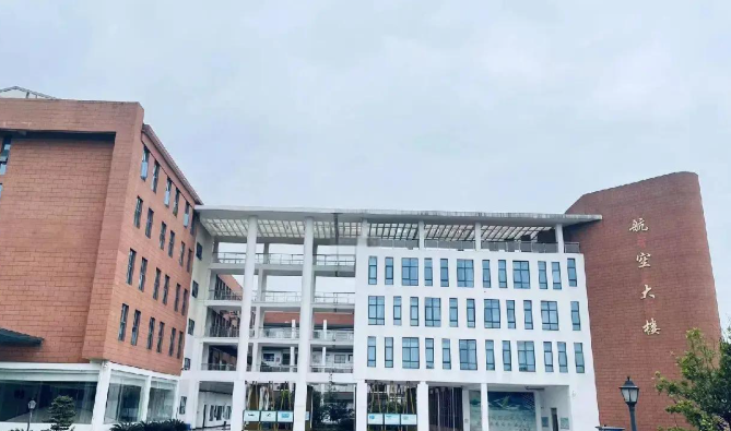 2026江西公办专科指南：53所院校名单+录取分数+捡漏技巧