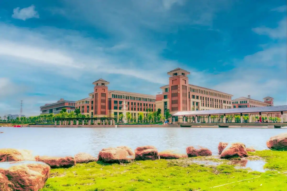 湖北省专科院校一览表！附2025年录取分数线参考