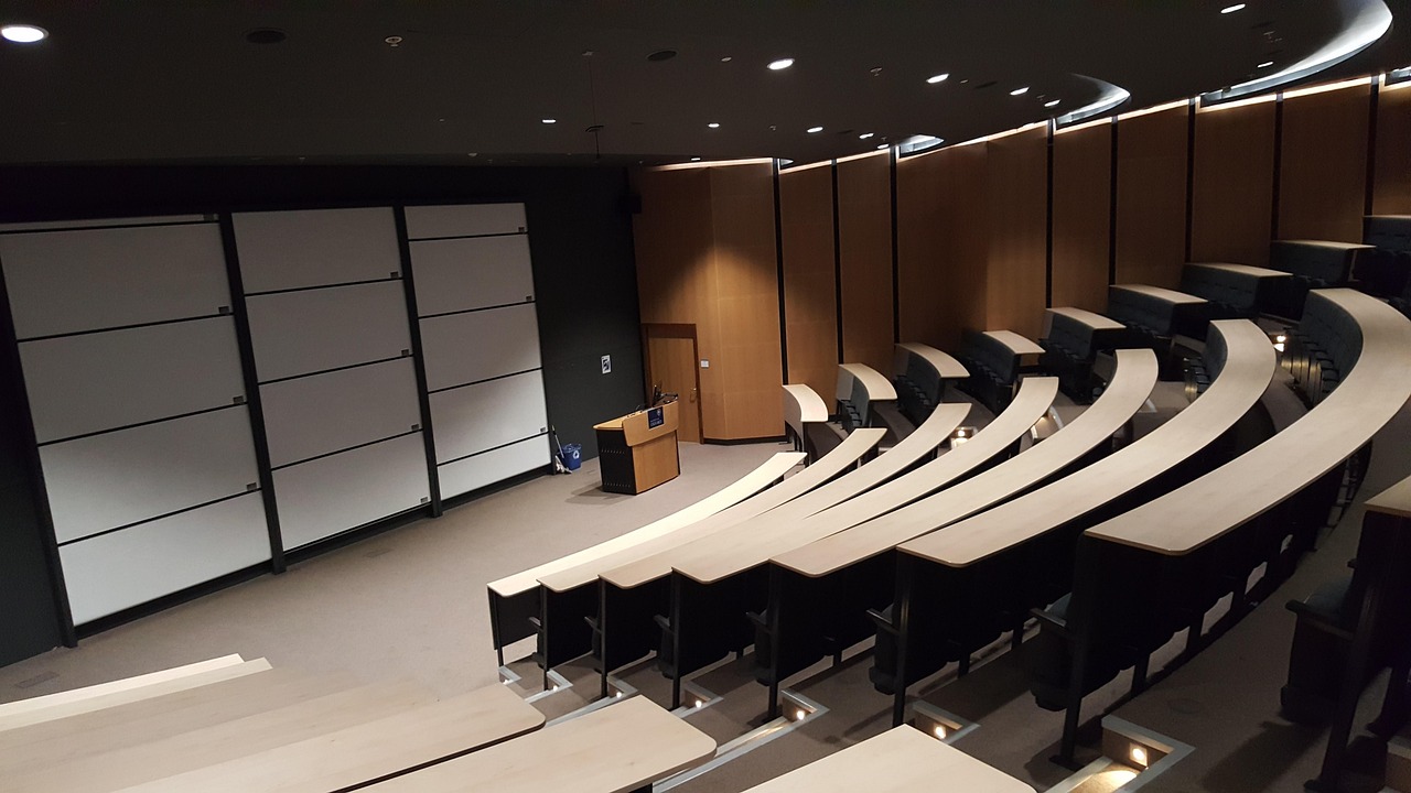 肇庆学院近年在河南录取分数线概览(包括2022-2024各专