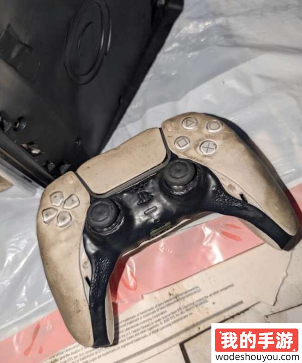 惨惨惨！PS5遭遇火灾PS5被烧成“破烂抹布”，玩家：才刚买了两天